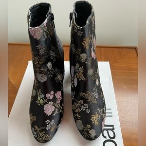 Bar III Gatlin Boot - Versailles - Black Floral Size 10